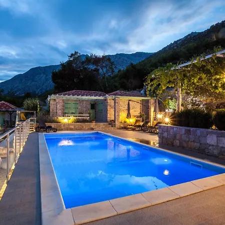 The Hidden Treasure Village - Entire Willa