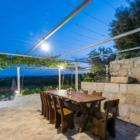 The Hidden Treasure Village - Entire Willa