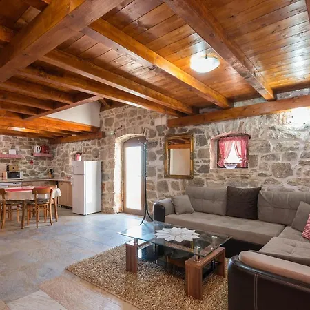 The Hidden Treasure Village - Entire Willa Orebić