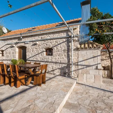 The Hidden Treasure Village - Entire Willa Orebić