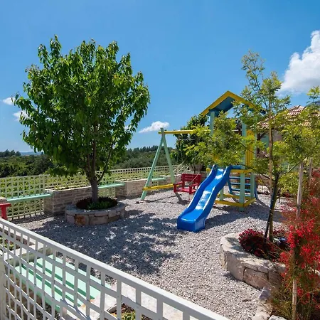 Willa The Hidden Treasure Village - Entire