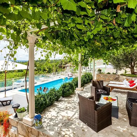 The Hidden Treasure Village - Entire Willa *