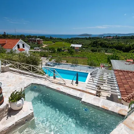 The Hidden Treasure Village - Entire * Orebić