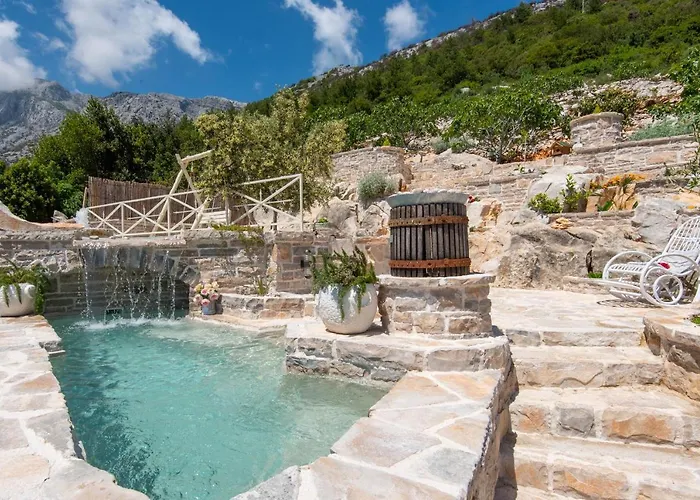 The Hidden Treasure Village - Entire