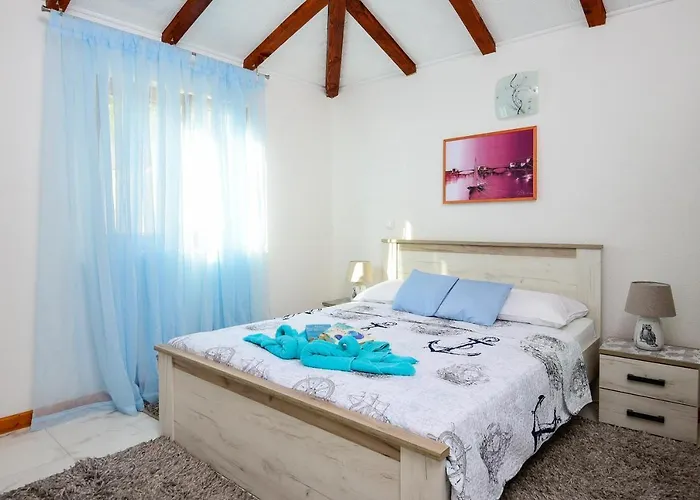 The Hidden Treasure Village - Entire * Orebić