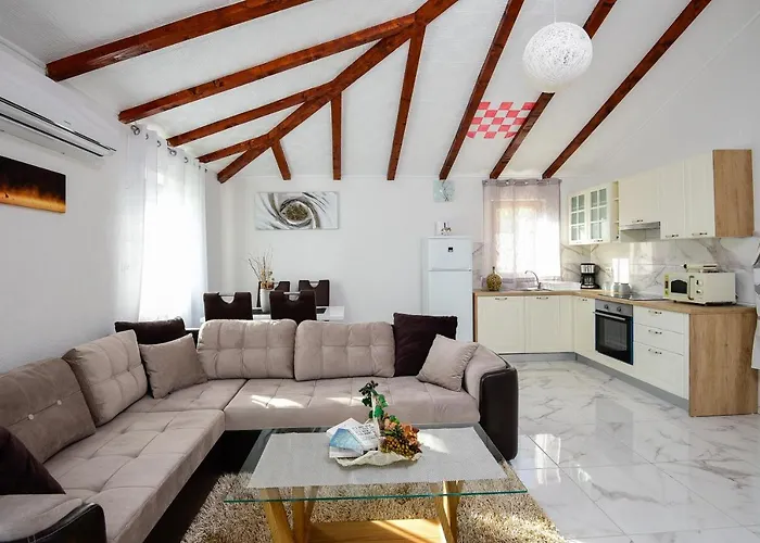 Villa The Hidden Treasure Village - Entire Orebić