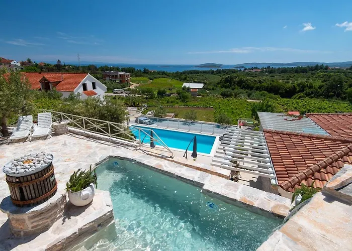 The Hidden Treasure Village - Entire * Orebić