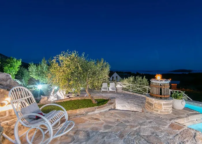 The Hidden Treasure Village - Entire *